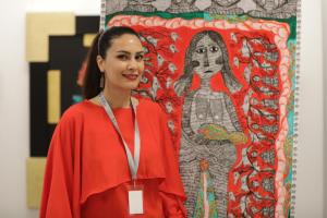 GLST, zakljucek tabora, Samaneh Atef Derakhshan ob svojem delu, foto Alenka Strazisar Lamovsek (1)